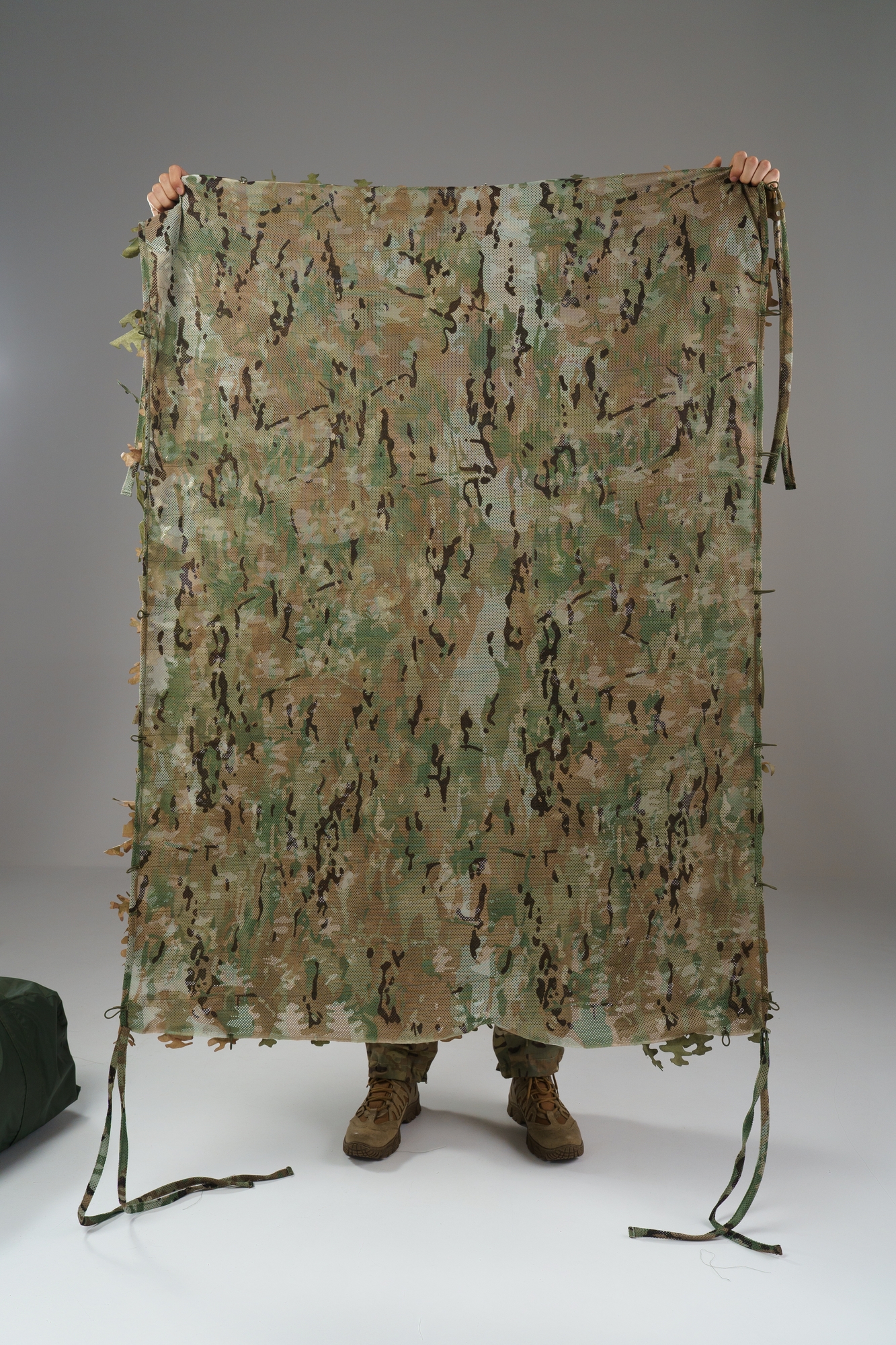 3D Camouflage Mesh Net (with artificial camouflage leaves)