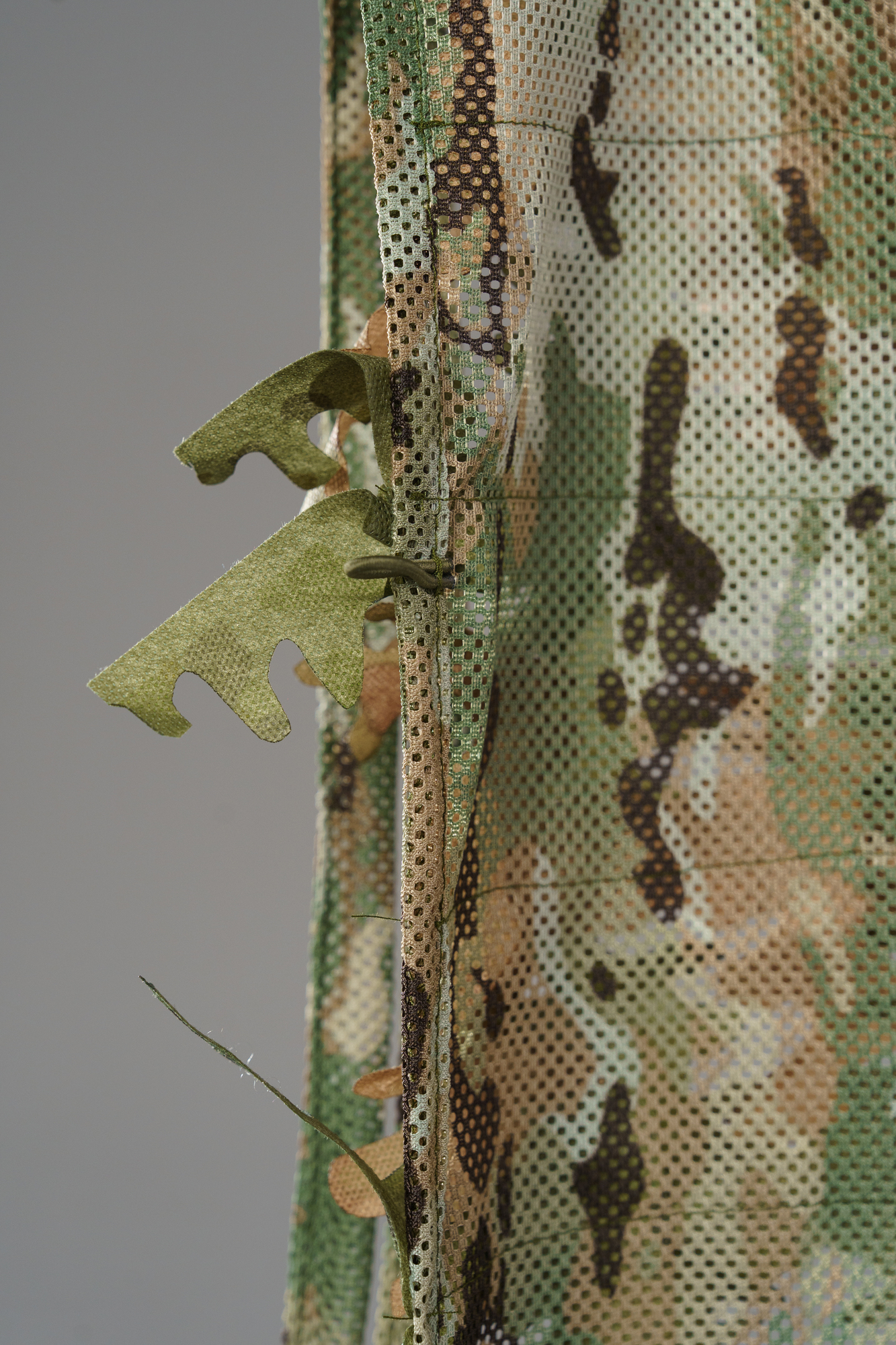 3D Camouflage Mesh Net (with artificial camouflage leaves)